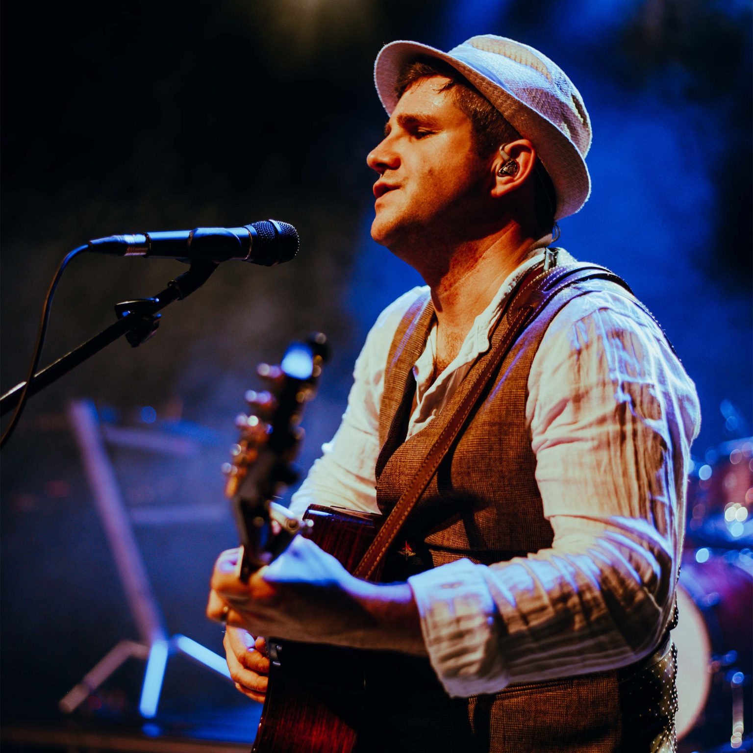 Dreams of FM Fleetwood Mac Tribute Show stage shot 6